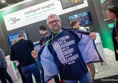 Roel Vanderbruggen, Proefcentrum Hoogstraten is strawberry specialist, multiple superhero and always able to cheer up a grumpy photographer