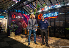 Daan Geers and Bas van Mil of Geers Grow Light Systems are busy with all the lighting in the sector