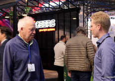 Gerrit Vermeer (Newplant) in conversation with Koen van Lith (Ledgnd). Gerrit we know from contributions on evaporation in LED cultivation or discussion topics such as GMO, among others.