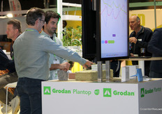 Hans van Eijk (Grodan) in conversation with Javier Lomas (Sigrow)