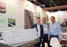 Sebastiaan Smeur, Peter Lexmond and Erik van Nieuwenhuijzen (Meteor Systems) with the new high density float.