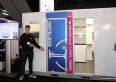 Tjeerd van Bruchem with De-Lo Verkoop & Verhuur's Hotelbox