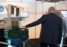 Wilco Vieveen (Vietech) explains an advanced technique on crating peppers.