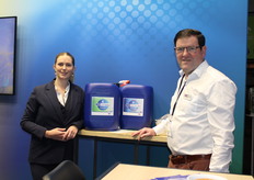 Dana Portman and Egbert Bok of Intrahorti promote Intra Hydropure and Intra Multi-Des GA disinfectants.