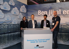 Saskia Jouwersma, Hugo Vreugdenhil, Gai Vegter and Arjan van Paassen of Rainlevelr have a lot of traffic at the stand.