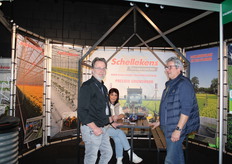 A good conversation in the booth of Schellekens-Total Projects Jan Pieter Schellekens together with his wife Petra and enthusiastic visitor.