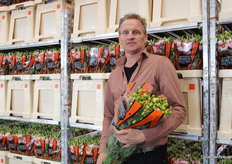 Jan van Wijk of Nursery Waalzicht had made it a big celebration. He grows the Lisianthus on some 11 hectares.