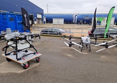 Drones and battery storage, innovation in horticulture during Kom in de Kas in Westland. These drones are used to apply coatings to greenhouse roofs.