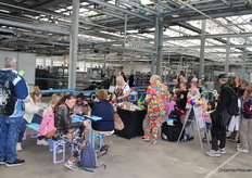 Balloons are always seen during Kom In De Kas. Young and old love them!