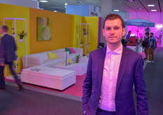 Steven Adriaense with with Van Looveren a bit pink in the LED lights on the show! 