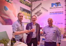 There must have been a five in the clock when Leo Marcelis (Wageningen UR) dropped by at MechaTronix and toasted with Patrick Casteleyn & Koen Vangorp.