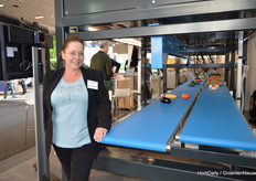 Angelique Christiaens of Christiaens Agro. They cooperate with Beltech. They're happy and proud at SortiFlex. With the SortiFlex solution, the above manual routines can be fully automated.Beltech / Christiaens Agro: The system of SortiFlex provides 3D information about each cucumber, such as length, position and orientation. Each product is automatically graded and gets a destination which is digitally addressed to it.