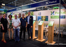 Paskal's team showed the company's various cultivation solutions, which they use to help growers provide solutions for today's challenges. Bio-degradable products, for example, but also the Optima V2 truss retainer that will be launched next year.