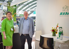 Melissa Bontekoe with AVAG is visited by Jos Looije, Looye Kwekers