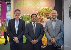 Shan Halamba with Riococo (middle) is visited by his Hungarian clients Gergely Boroczki.& Csaba Tegla of Pro-Horto