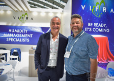 Vincenzo Russo with Vifra, as always visited by one of his many friends. This time it’s Abe Wiebe with Universal Fabricating.