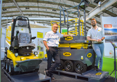 The new IDM machine can turn easily even in narrow situations. Shown by Angerl Barranco Vega & Alessandro Talluto.