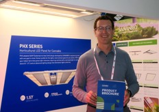 The SananBio products were also shownin the booth of course. Dan O'Brian is showing the PHX series and the products for vegetables.