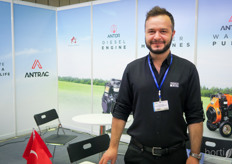 Antrac is a producer of small machines for agriculture, like engines and water pumps. First time in Vietnam. On the photo is Yusuf Kablan.