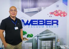 Weber Vacuum Group designs vacuum freeze drying solutions and vacuum cooling for fresh produce, food and bread. The technology maintains the original quality of the product. It is also an energy effective methodology. On the photo is Walk Lau.