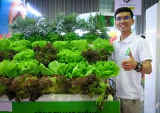 Rijkzwaan developed an entire range for the Asian market, including colourful baby pepper, sweet Palermo and Medley tomato.  On the photo is Thoai, he is a product development specialist responsible for lettuce in Vietnam. 