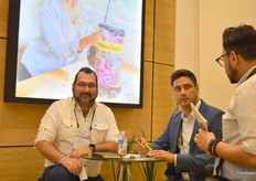 Conversations at the booth of Floragard