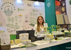 Dareizza Romero with Hidroponica