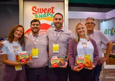 Jocelyn Mastronardi, Khalil Issa, Spencer Lightfoot, Krysta Markham and Ray Wowryk with Nature Fresh Farms are proudly showing Sweet Snaps, a brand new sweet pepper product.