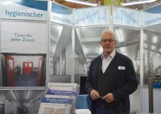 Harald Walser from HWH develops hygienic interior design for various areas, such as asparagus farms and vegetable processors. The solutions made of plastic and stainless steel are used not only in Germany but also in Alsace, Luxembourg, and Italy.
