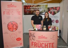 Oleg Parniakov and Alice Lammerskitten from Frudist. The Quakenbrück-based startup produces freeze-dried fruits for the German market.