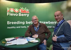 Jan Robben from Flevo Berry in conversation with Pawel Dabrwsta from Agranom Plants.