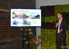 Grower Willem Bas tells how open field cultivation causes some problems. By growing hydroponic climate has much less impact on the cultivation, so the product can be supplied continuous with a stable quality.