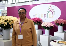 Irene Njeru of Mzurrie Flowers supplies for about 1-1,5 years their Kenyan grown roses to China. The majority of the flowers they ship are spray and garden type roses.