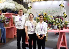Joaquin De La Torre and Lourdes Reyes of BallSB together with Heidi Zhao, Regional Product Manager - China at Ball Horticultural presenting the cut flowers of PanAmerican Seed. Special emphasis is put on the gypsophila. They are eager to introduce it in China and soon it will be propagated by a grower in Kunming.