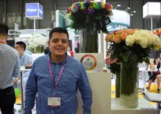 Diego Vega of Flower Village is exhibiting at the Hortiflor Expo for the first time. They already exported flowers to China in the past and they are looking for opportunities to increase the volumes to China.