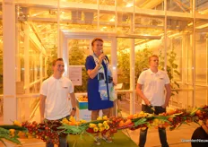 Well, enough with the talks and time to open the greenhouse. Atie de Gier with Lentiz MBO Westland held a short speech.