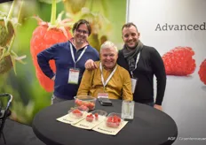 Giovanni Mosca & Michele Perusi with Baltic Fruit are trying the Advanced Berry Breeding varieties