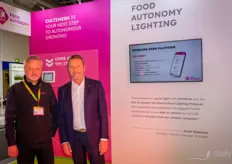 Zoltan Sejpes from Food Autonomy with Arjen Janmaat from Ridder. Due to the newly implemented protocol for installing lighting, the installation of lamps has recently gone very smoothly. It's one of the first projects to be completed in this way.