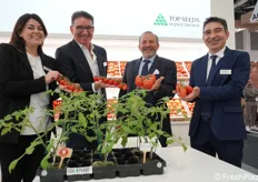 At the TSI Italia seed company booth, we find Valentina Gambino, Pino Fioretti, Rosario Privitera, and Roberto Mantua: "This is our team," says Privitera, "We are like the 4 Musketeers, with 4 varieties responding to attacks from the ToBRFV virus, combined with our Interceptor rootstock!"
