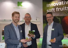 Substrate innovation at Klasmann-Deilmann, which was present for the first time at Fruit Logistica. Patrick Alferink, Rob van der Meer, and Jan Vanoverschelde showcase Nygaia, which has also sparked interest in the fruit and vegetable market.