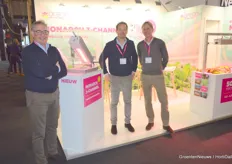 Jan Mol, Wido Duncker, and Peter Barentsen from Oreon. In addition to a dimmable, customer-specific spectrum, it is now also possible with their Monarch 3-Channel to adjust the composition of the selected spectrum during cultivation. This achieves the right spectrum, the right intensity at the right time of day. In addition to a dimmable, customer-specific spectrum, it is now also possible with their Monarch 3-Channel to adjust the composition of the selected spectrum during cultivation. This achieves the right spectrum, the right intensity at the right time of day.