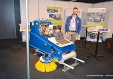 Bart Verhoeven from Heecon presents the Heecon Sweeper. This is designed to sweep around and under the pipe rails.
