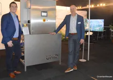 VDL Industrial Products brought the Umid misting system. Pictured: Sander Brands and Edwin Reijnen.