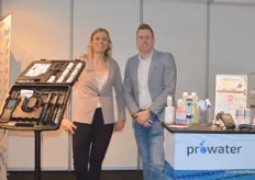 Kim Bos and Johan ten Brakel from Pro Water, who brought a tool allowing growers to quickly measure plant sap, perform soil analysis, or take water measurements.