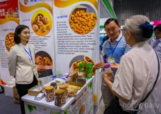 The cashew nuts and almonds of Khong Gia Phat are popular among the show visitors