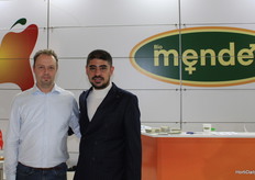 Michiel van Dillen of Westland Seeds en Ozman Özer with Mendel