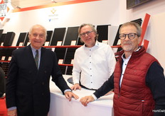 Mr Jurgen Kubern (HerkuPlast) and Reyo Bachmann (Bachmann) join forces. In resource Arjan Boot sales. https://www.hortidaily.com/article/9692217/herkuplast-goes-swiss/