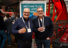 Rob van Leeuwen (F&H Crone) and Tom Zwanenburg, (Van der Waay) both with a wodka soda