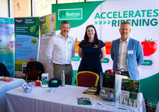 Team Restrain, showing their ethylene solution to ripen the last tomatoes of the vine faster