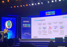 Erik Van Der Made, Aranet Horticulture, introduced the benefits of farming with AI & IoT intelligence.